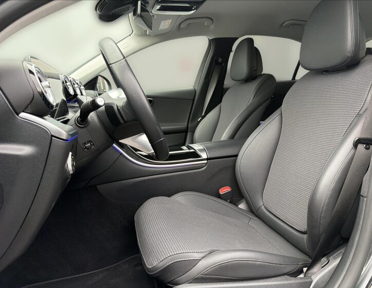 Mercedes-Benz Třídy C Sedan 2,0 l 145 kw