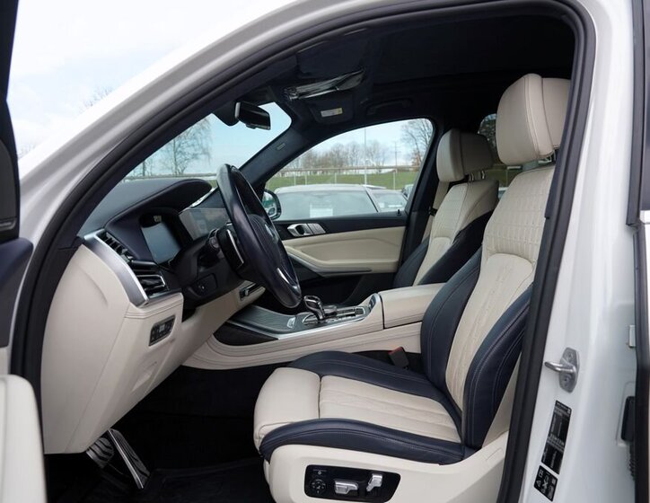 BMW X7 SUV / Terénní 3,0 l 250 kw