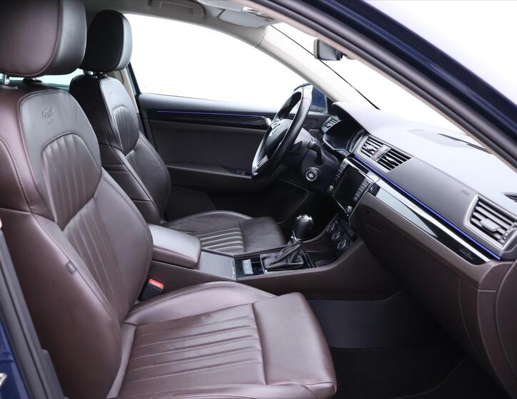 Škoda Superb 14