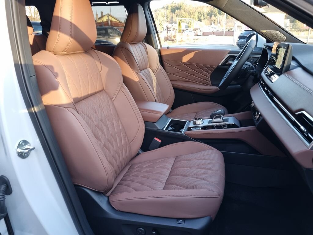 Mitsubishi Outlander SUV 2,4 l 225 kw