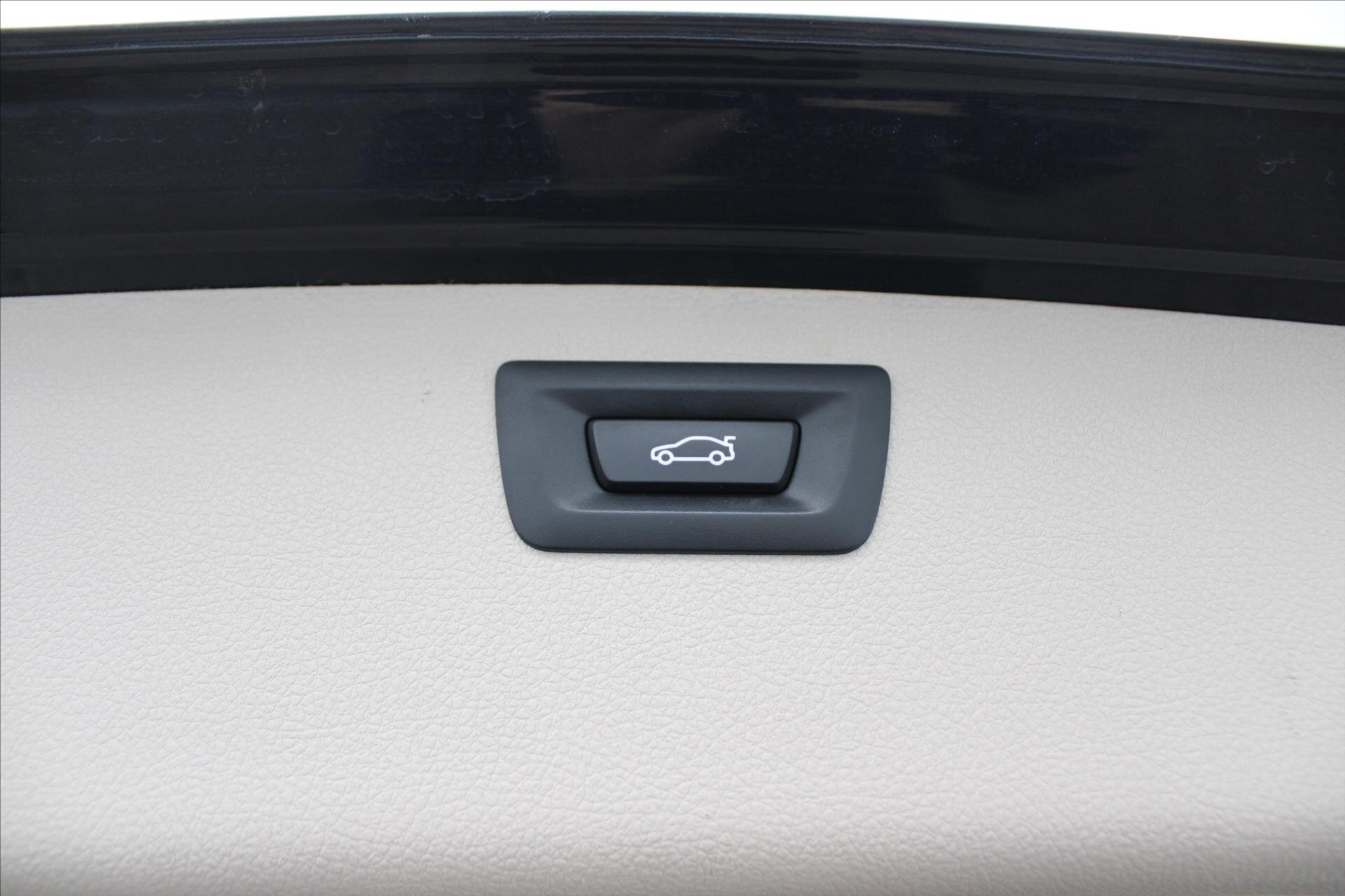 BMW Řada 3 Kombi 2,0 l 120 kw