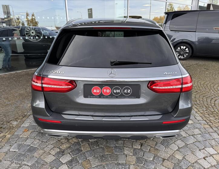 Mercedes-Benz Třídy E 23