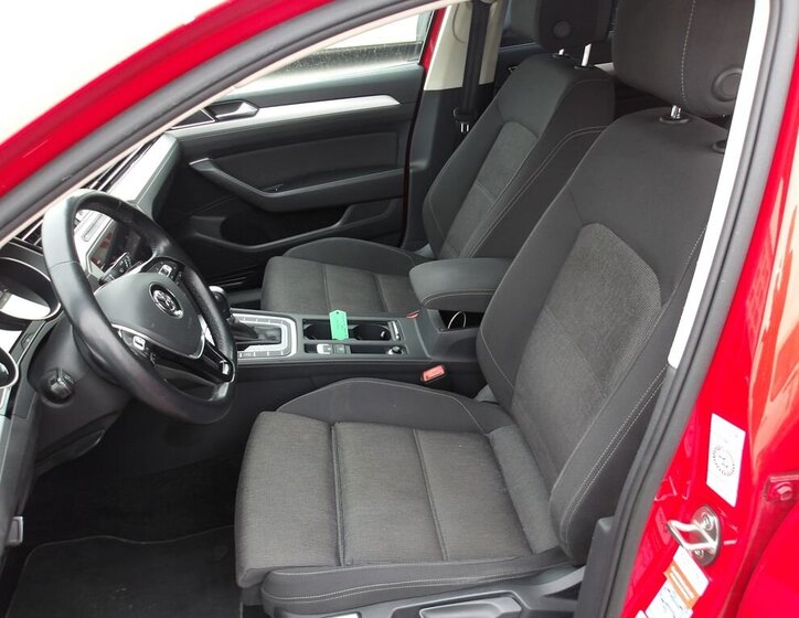 Volkswagen Passat Kombi 1,6 l 88 kw