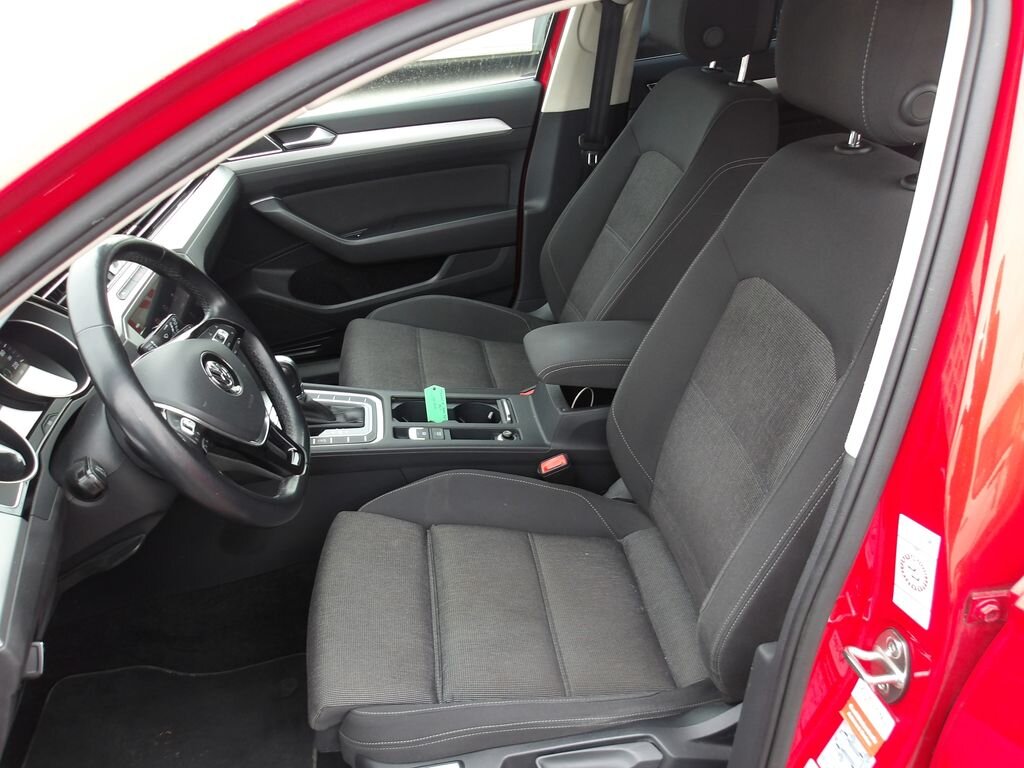 Volkswagen Passat Kombi 1,6 l 88 kw