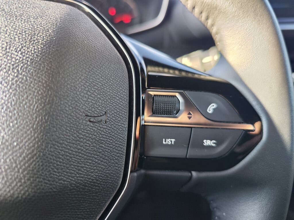 Peugeot 2008 Hatchback 1,2 l 74 kw