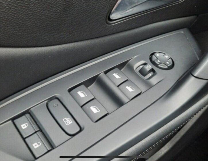 Peugeot 308 SUV 0,0 96 kw