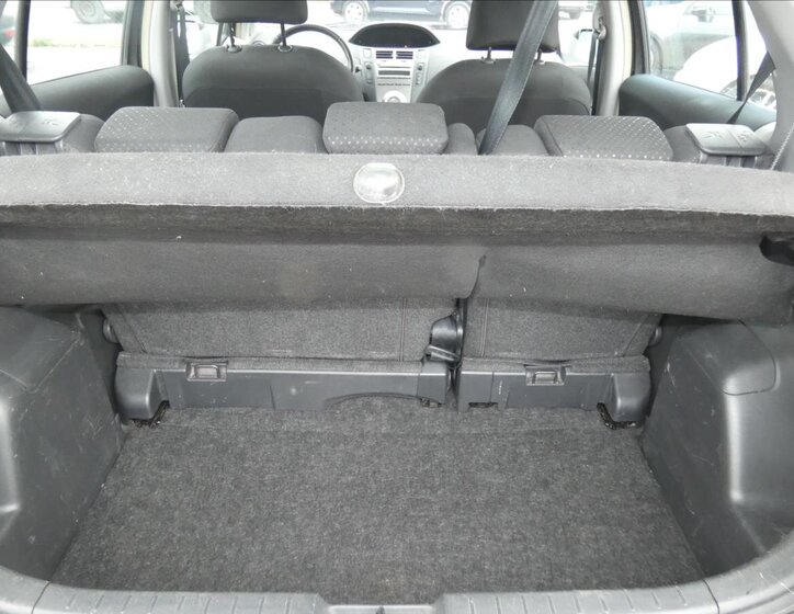 Toyota Yaris Hatchback 998,0 51 kw