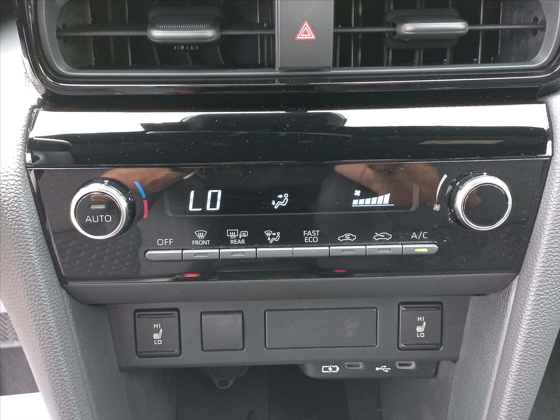 Toyota Yaris Cross CUV / Crossover 1,5 l 68 kw