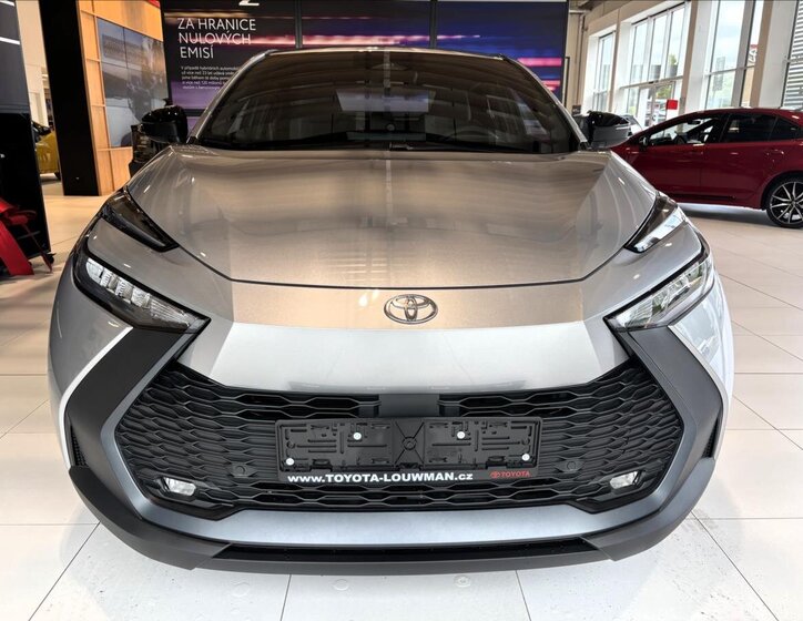 Toyota C-HR 2