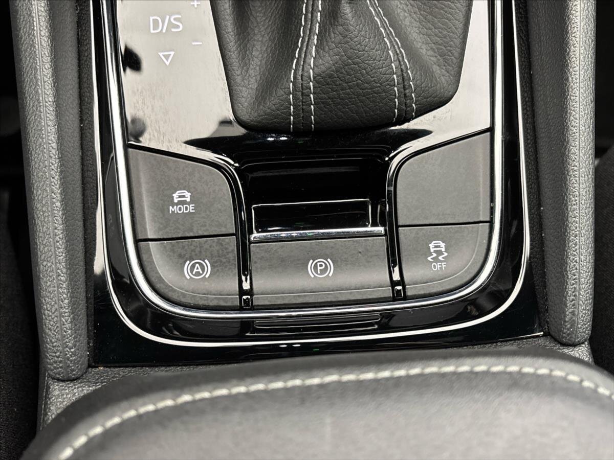 Škoda Karoq SUV / Terénní 1,5 l 110 kw