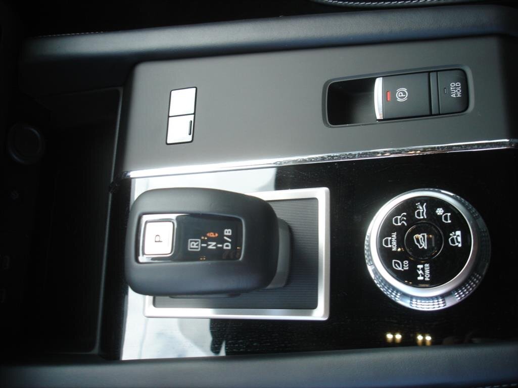 Mitsubishi Outlander SUV / Terénní 2,4 l 225 kw