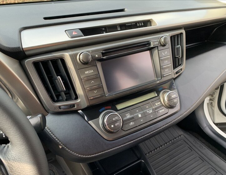 Toyota RAV4 SUV / Terénní 2,2 l 110 kw