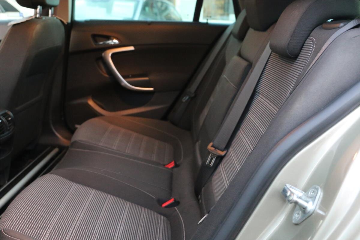 Opel Insignia Kombi 2,0 l 143 kw