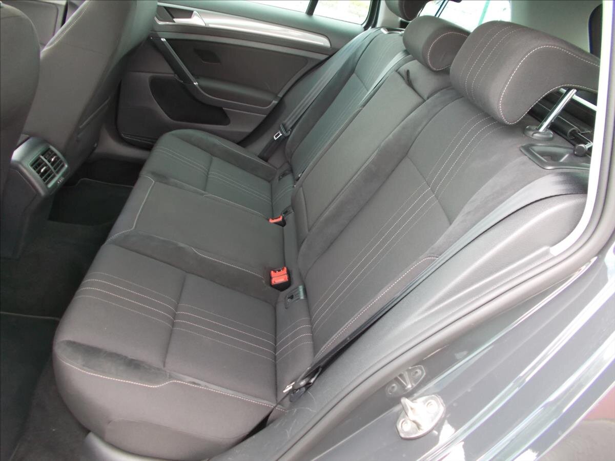 Volkswagen Golf Kombi 1,6 l 81 kw