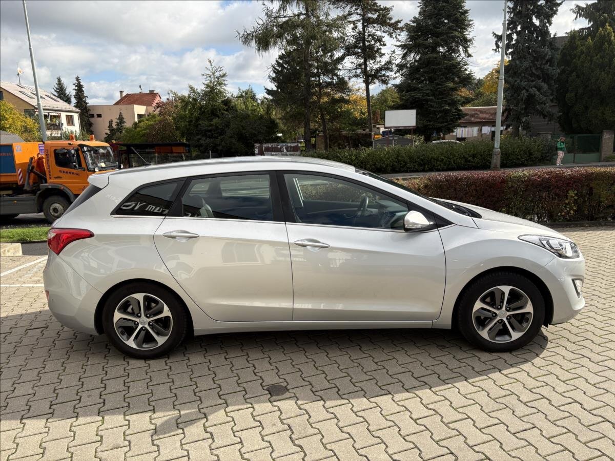Hyundai i30 Kombi 1,6 l 81 kw