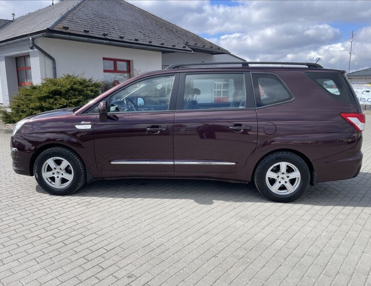 SsangYong Rodius SUV / Terénní 2,0 l 114 kw
