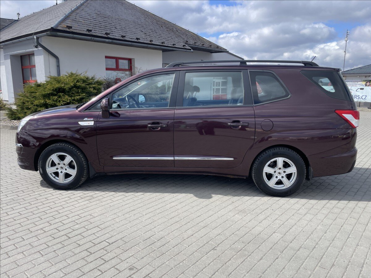 SsangYong Rodius SUV / Terénní 2,0 l 114 kw