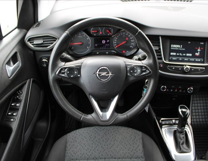 Opel Crossland SUV / Terénní 1,2 l 96 kw