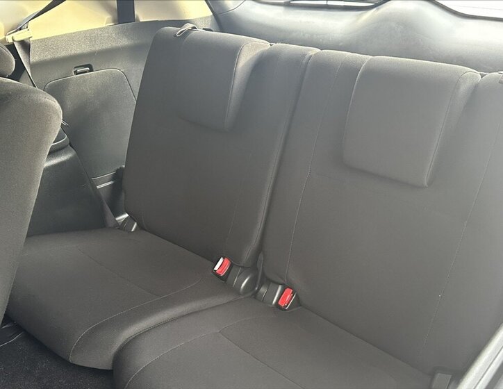 Mitsubishi Outlander SUV / Terénní 2,3 l 110 kw