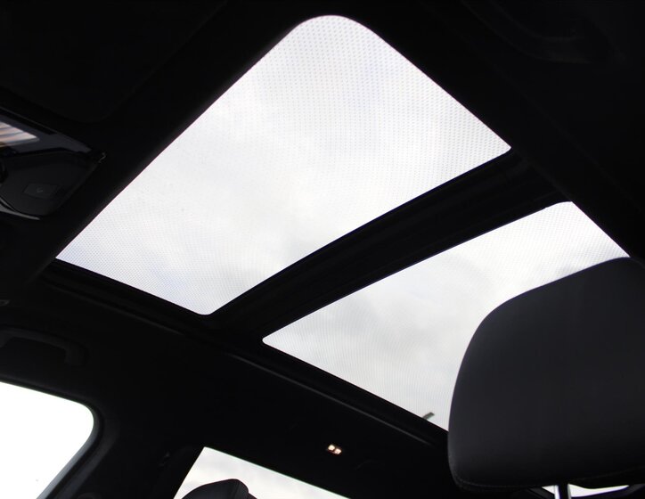 BMW X7 SUV 4,4 l 390 kw