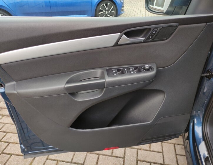 Volkswagen Sharan 9