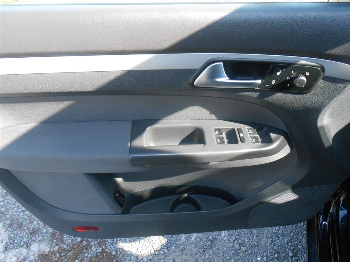 Volkswagen Touran MPV 1,6 l 77 kw