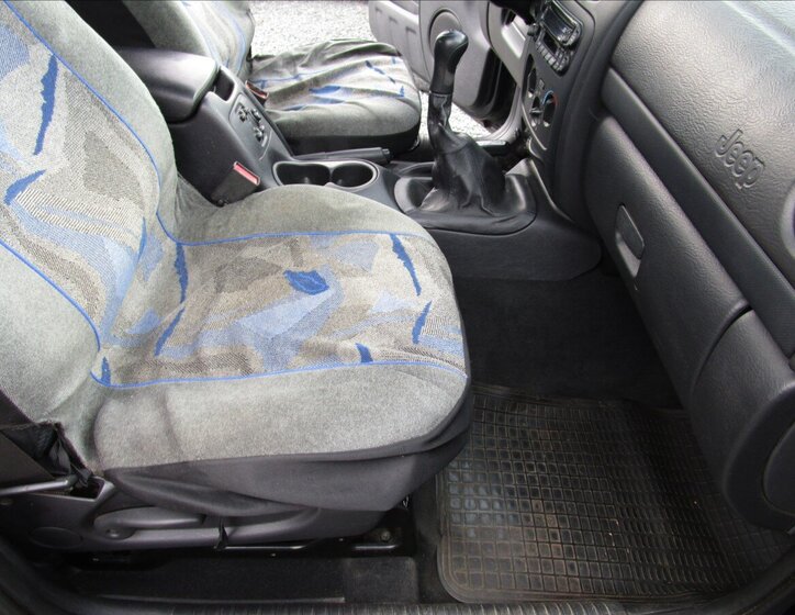 Jeep Cherokee Kombi 2,5 l 105 kw