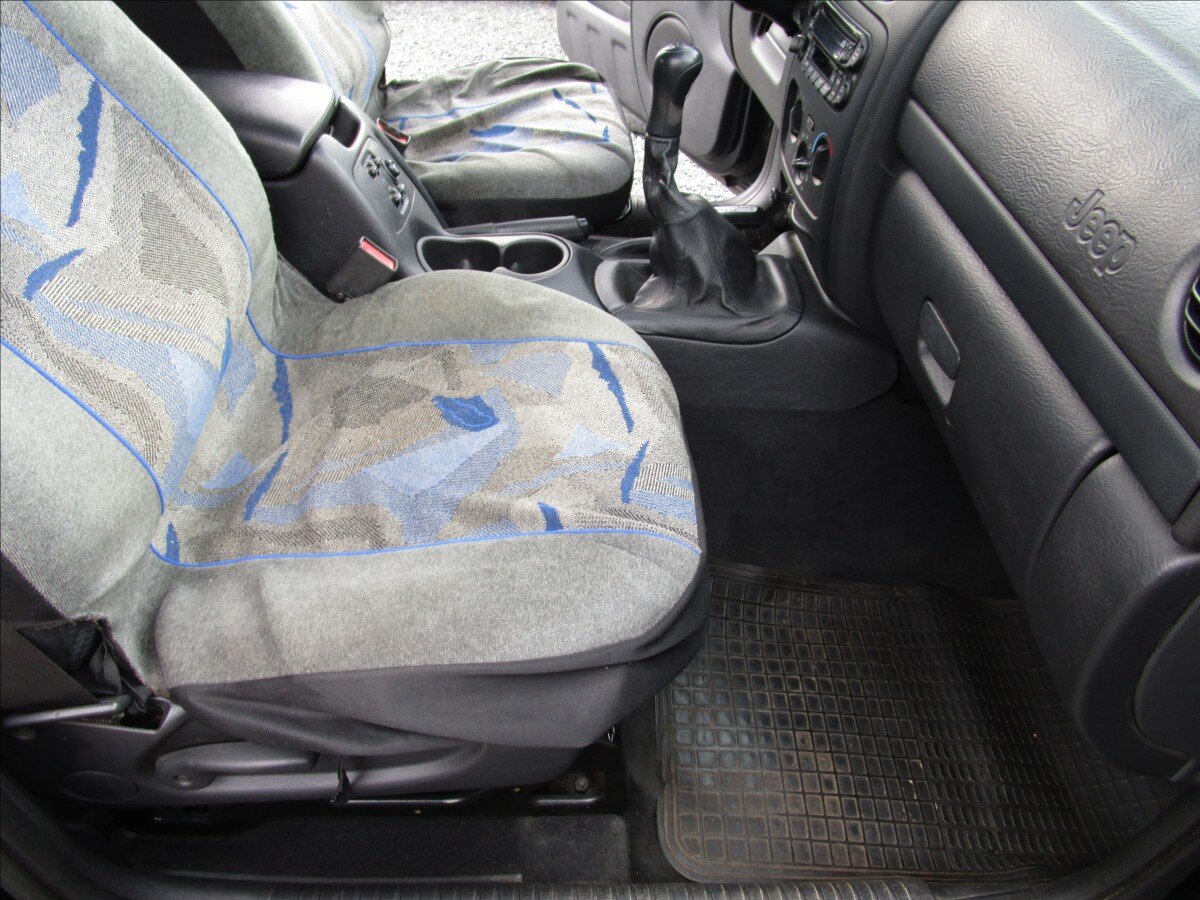 Jeep Cherokee Kombi 2,5 l 105 kw