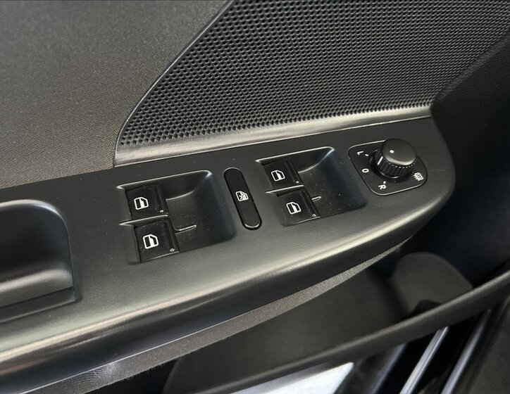 Volkswagen Golf Kombi 1,6 l 77 kw