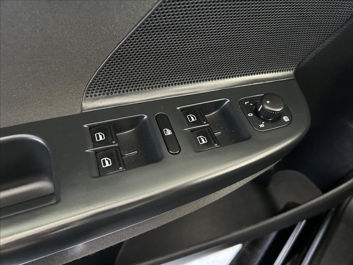 Volkswagen Golf Kombi 1,6 l 77 kw