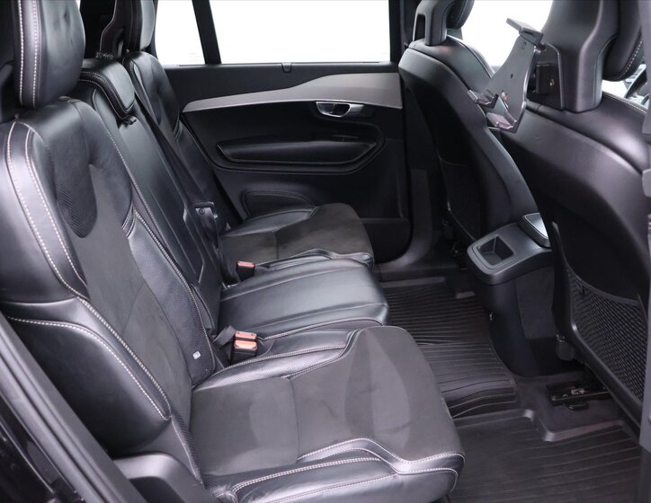 Volvo XC90 SUV / Terénní 2,0 l 173 kw