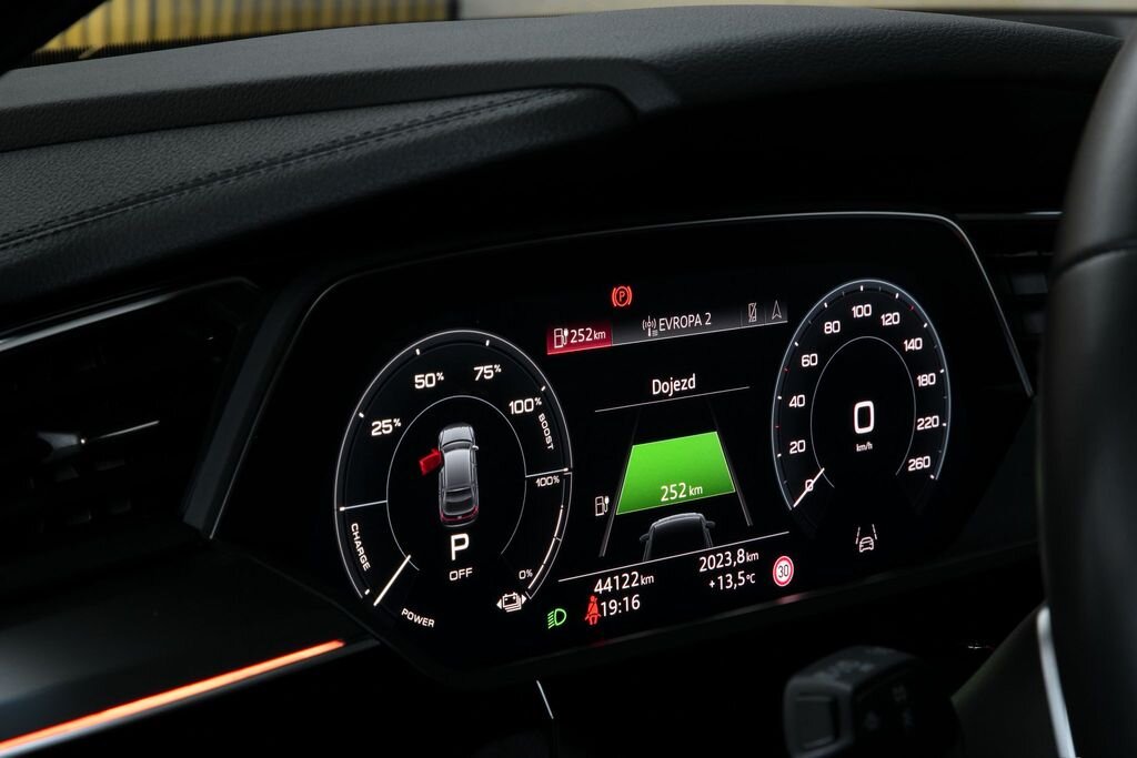 Audi e-tron SUV / Terénní 0,0 300 kw