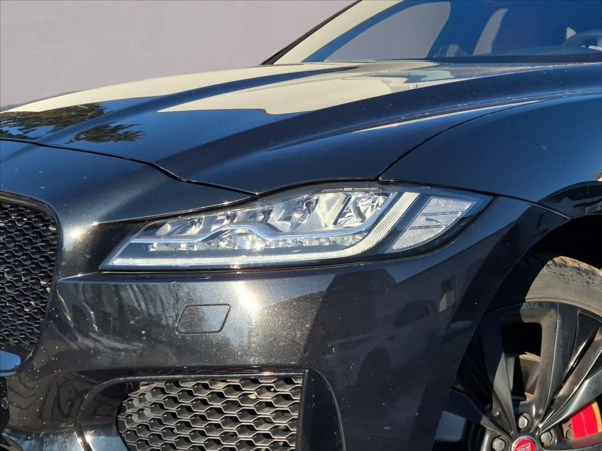 Jaguar F-Pace SUV / Terénní 3,0 l 221 kw