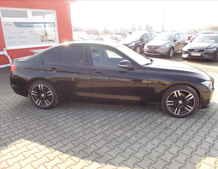 BMW Řada 3 Sedan / Limuzína 2,0 l 135 kw