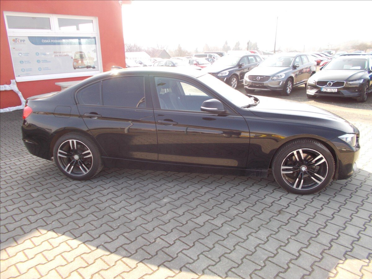 BMW Řada 3 Sedan / Limuzína 2,0 l 135 kw