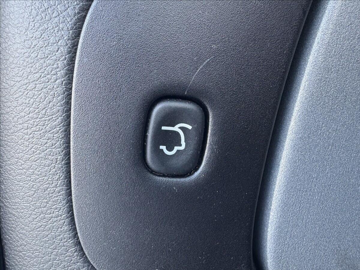 Jeep Cherokee SUV 2,0 l 103 kw