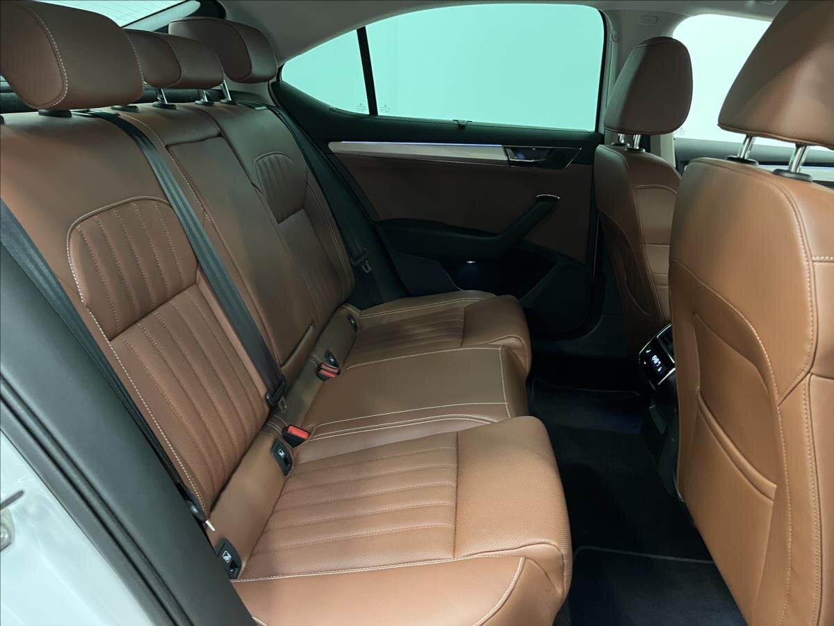 Škoda Superb Liftback 1,4 l 160 kw