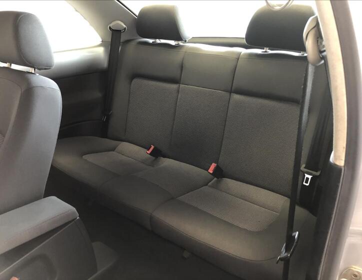 Volkswagen New Beetle 10