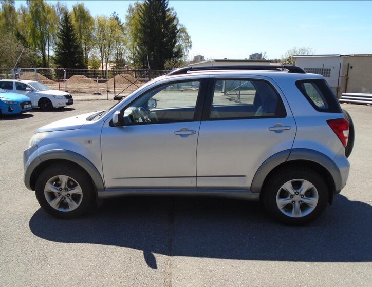 Daihatsu Terios SUV / Terénní 1,5 l 77 kw