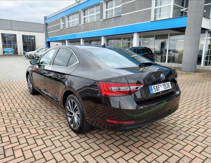 Škoda Superb Liftback 2,0 l 140 kw