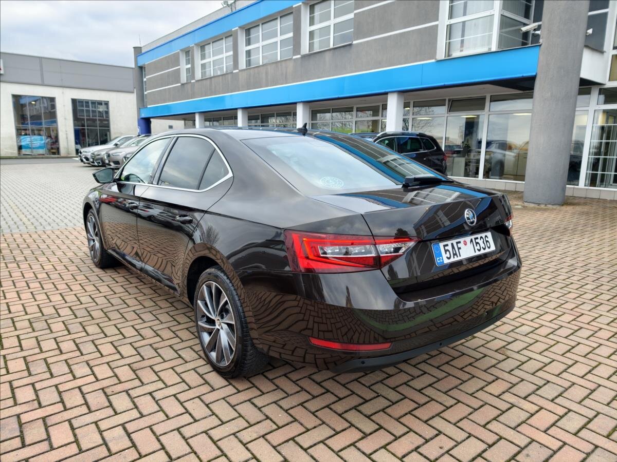 Škoda Superb Liftback 2,0 l 140 kw
