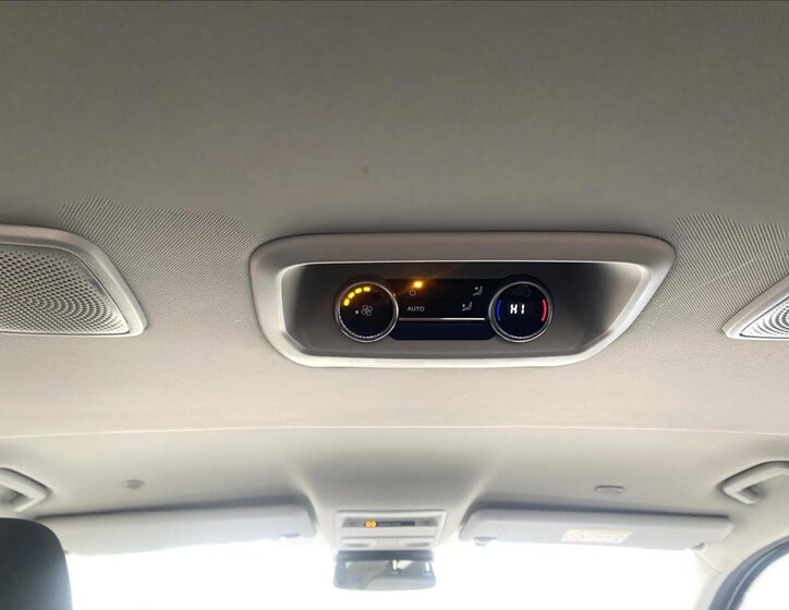 Volkswagen Caravelle 17