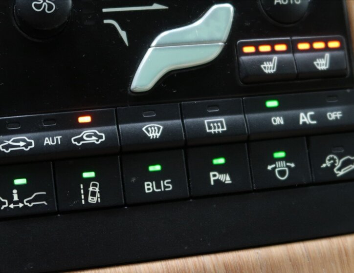 Volvo XC60 SUV / Terénní 2,4 l 120 kw