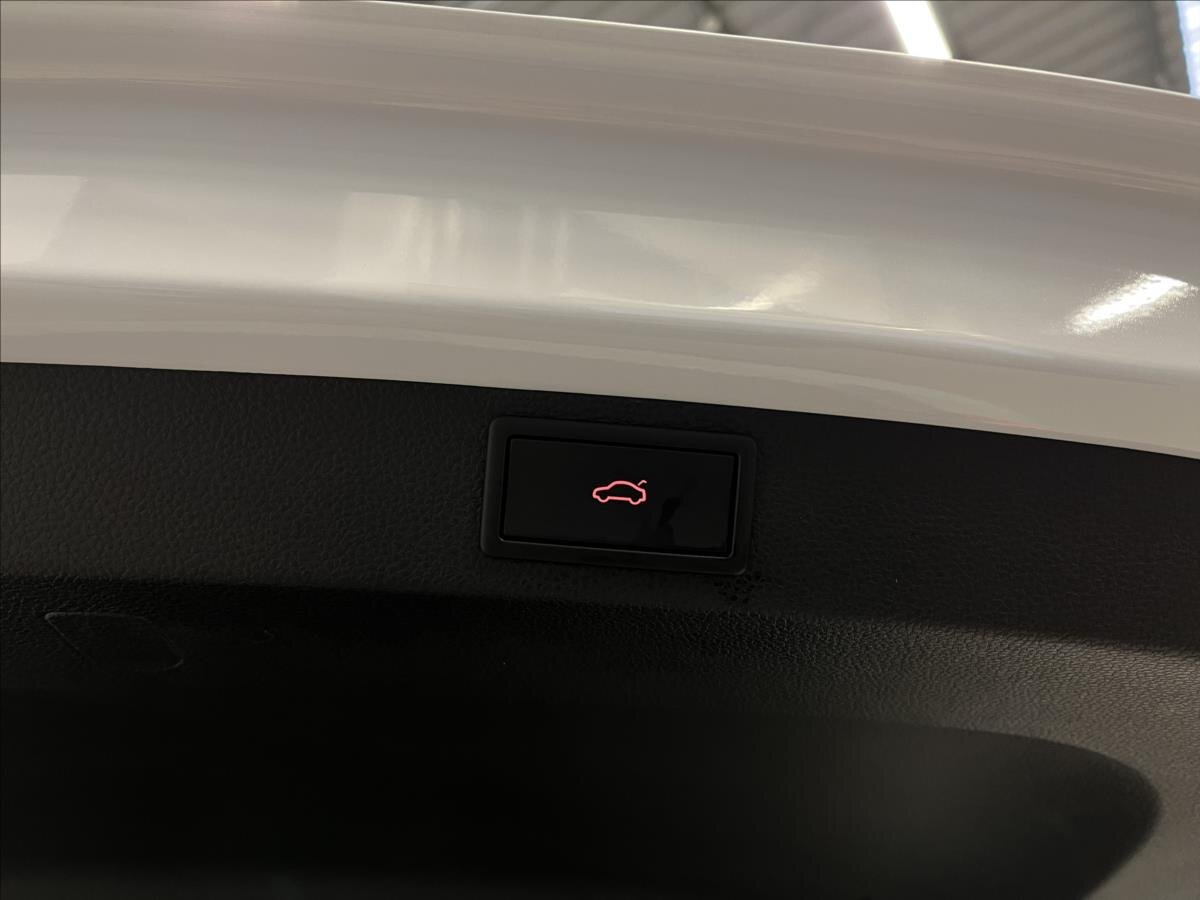 Škoda Karoq SUV / Terénní 1,5 l 110 kw