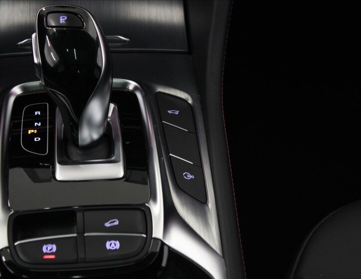 MG EHS SUV / Terénní 1,5 l 190 kw