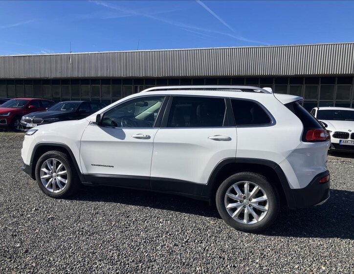 Jeep Cherokee SUV 2,2 l 147 kw