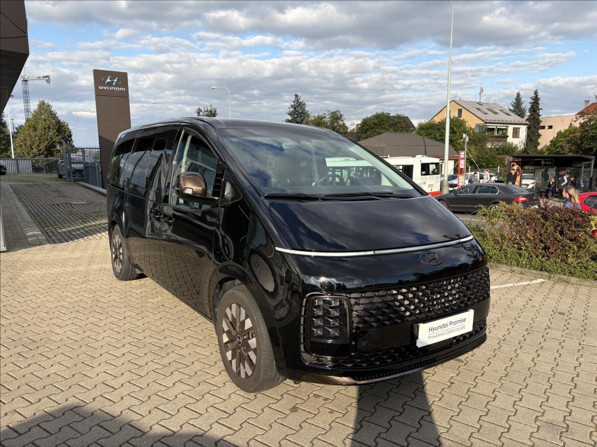 Hyundai Staria MPV 2,2 l 130 kw
