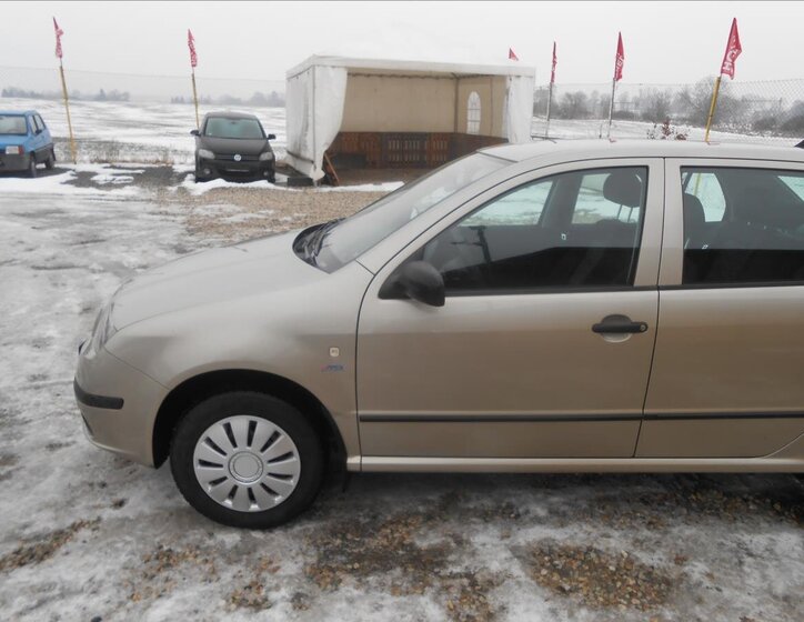 Škoda Fabia Sedan / Limuzína 1,2 l 47 kw