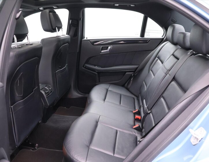 Mercedes-Benz Třídy E Sedan 3,0 l 195 kw