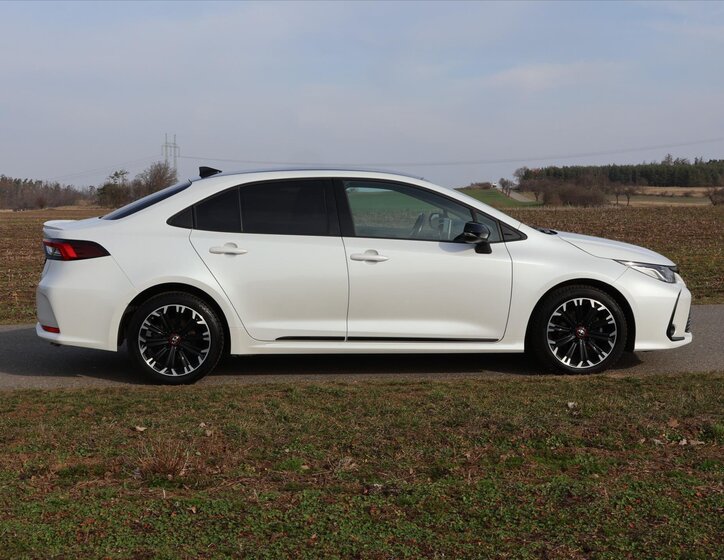 Toyota Corolla Sedan / Limuzína 1,8 l 72 kw